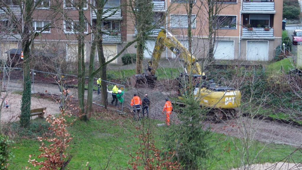 Umweltschutz ade: Statd Bochum findet Anlass zum Straßenbau in Grünanlage