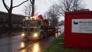 Schweres Gerät wird angeliefert