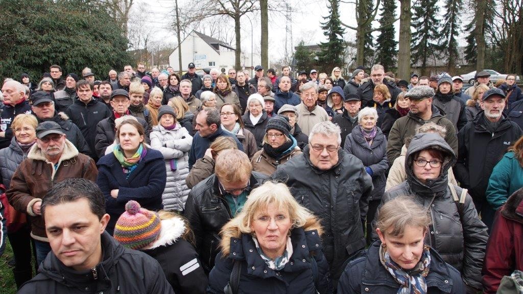 Engagierte Bürger, die sich um ihre Grünanlage sorgen