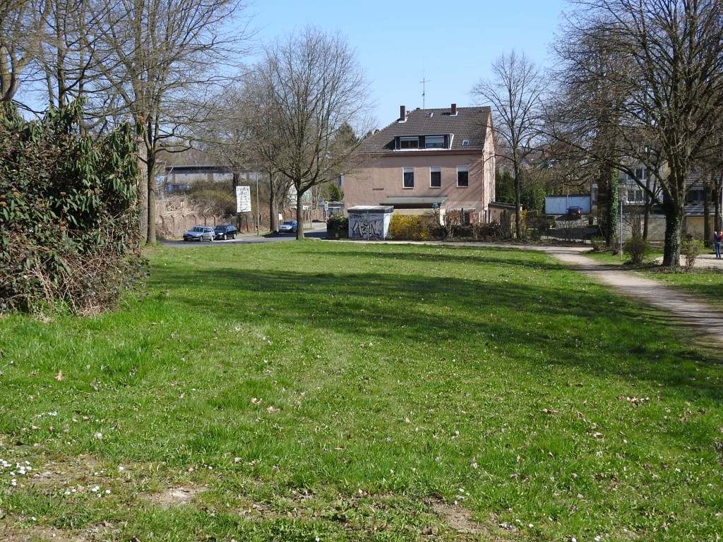 Jugendamt plant offenbar Aufstellung von Containern auf dieser Wiese