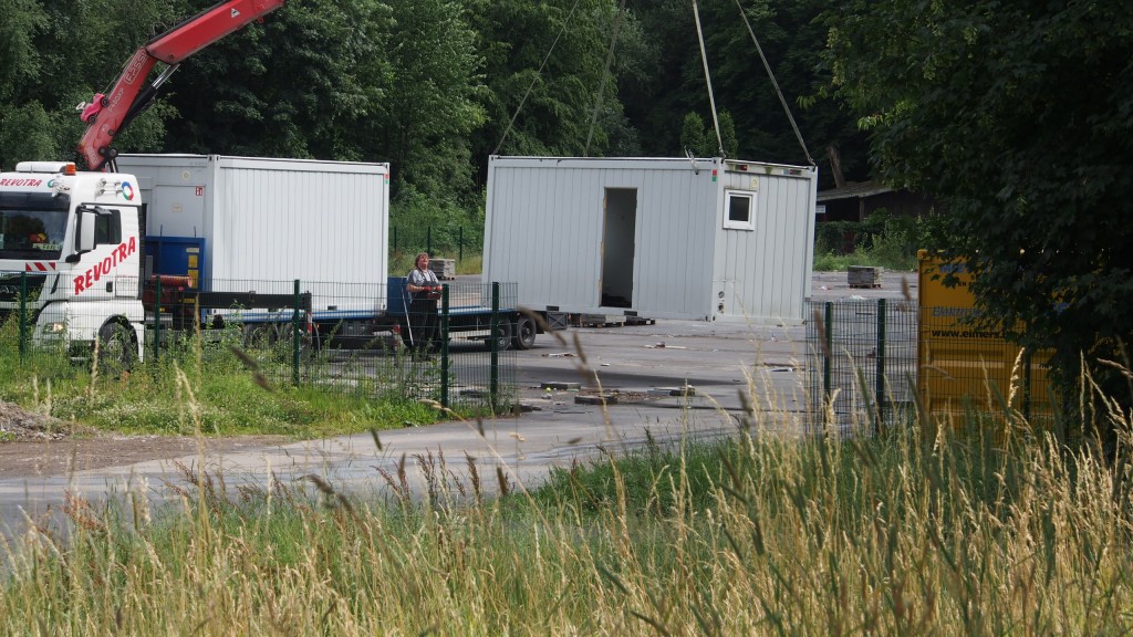 22.6.2018 - 16:27h: der letzte Container wird verladen...